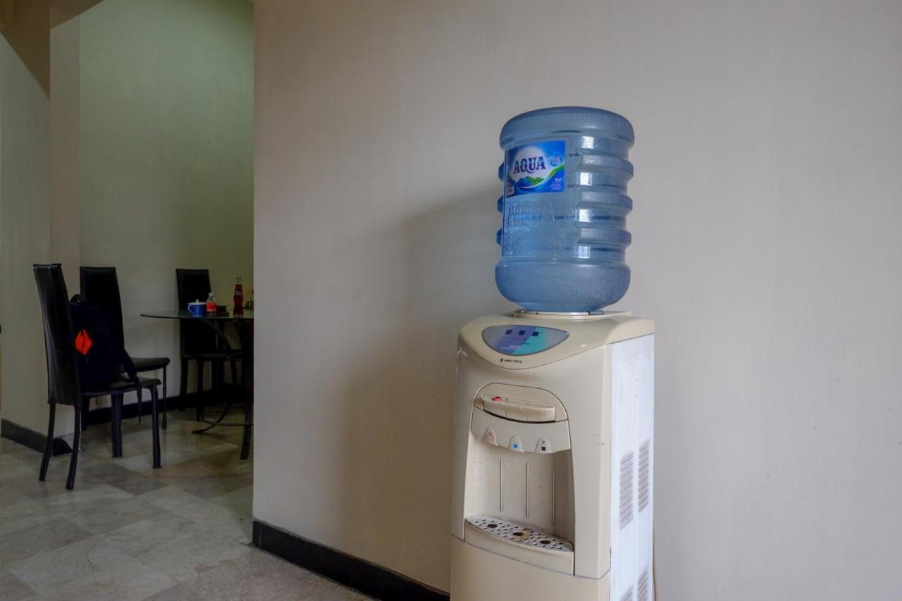 ホテル Koolkost Near Kawasan Simpang Lima スマラン エクステリア 写真